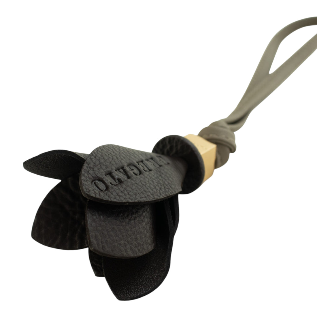Charm para bolso Pregato Flor Negro y Taupe