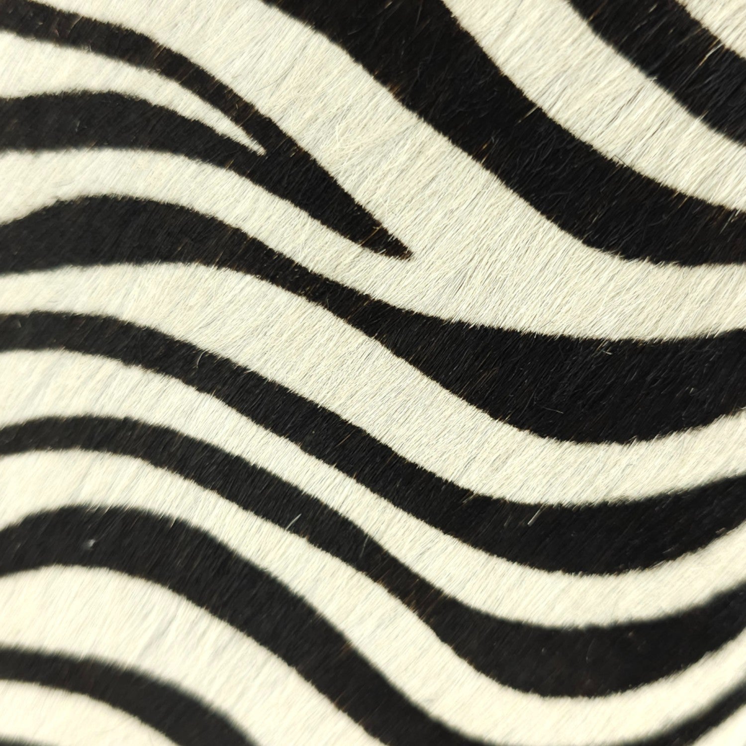 Bolso bucket en Piel Pregato Alessia Premium Zebra - KimondoShop