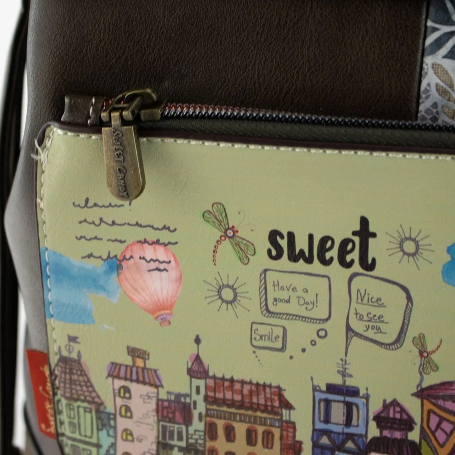 Mochila con solapa cuadrada Sweet Candy Essential - KimondoShop