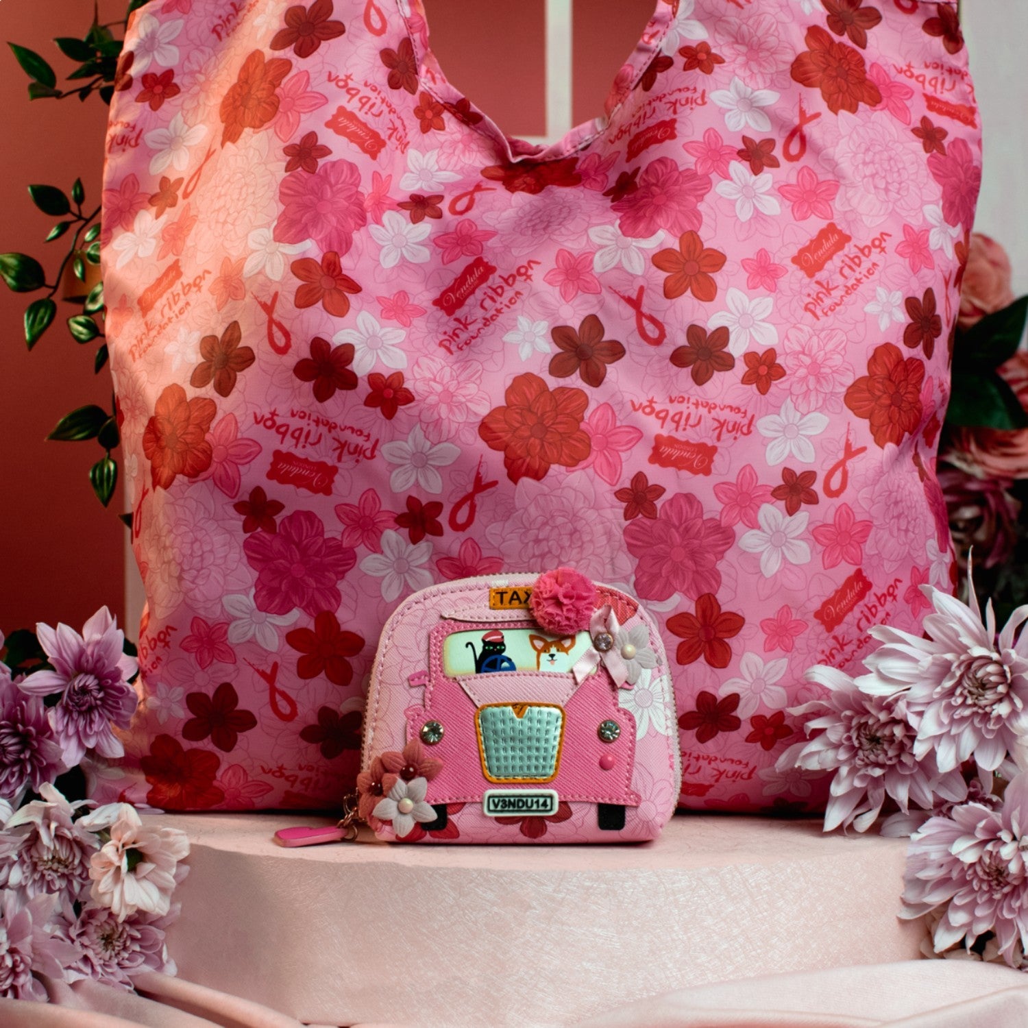 Monedero y bolsa plegable Vendula London Cats & Corgis Floral - Pink Ribbon Foundation - KimondoShop