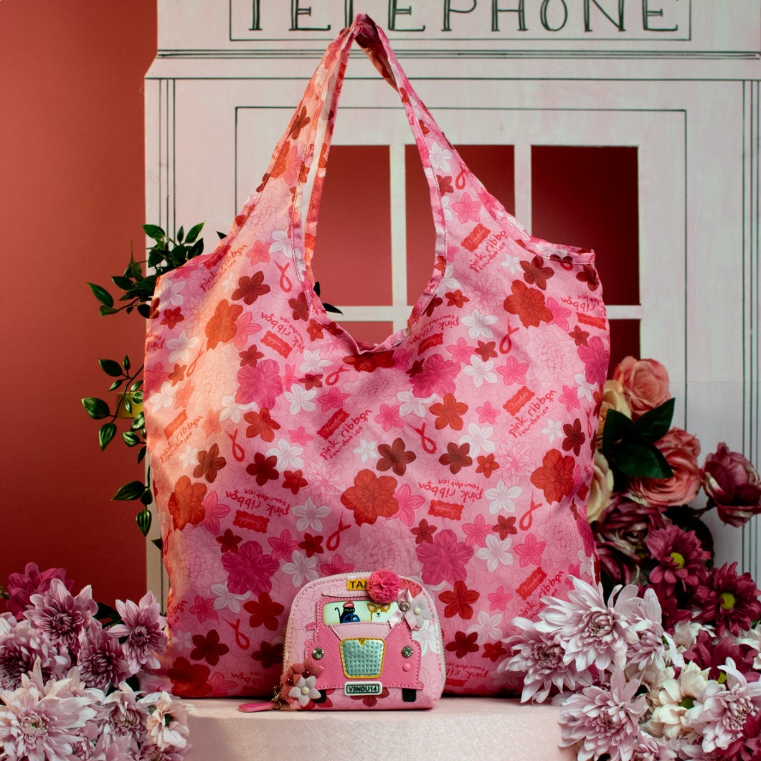 Monedero y bolsa plegable Vendula London Cats & Corgis Floral - Pink Ribbon Foundation - KimondoShop